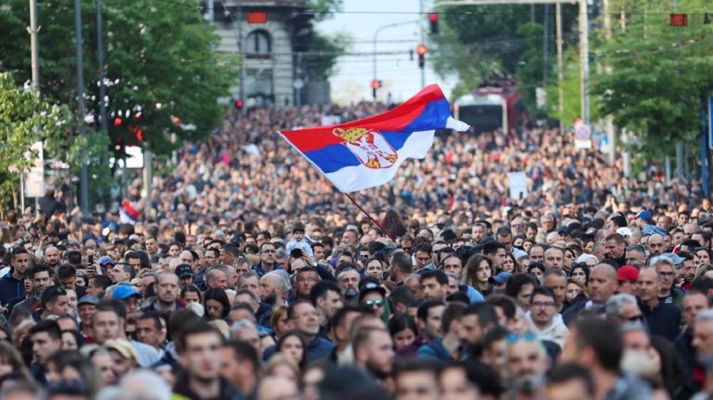 Mijera njerez protestojne ne Beograd kunder dhunes